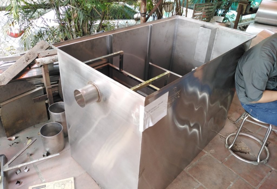 Inox Kim Thịnh chuyên tư vấn, thiết kế, sản xuất và lắp đặt bể tách mỡ nhà hàng chất lượng