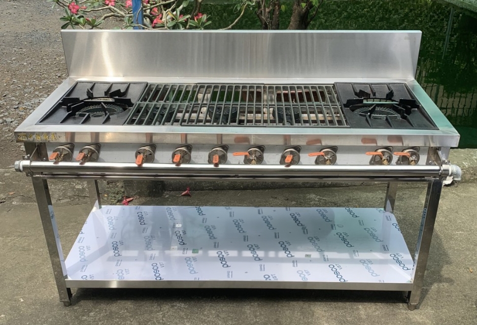Bếp có khả năng điều chỉnh nhiệt độ chính xác thông qua hệ thống núm vặn riêng cho từng họng đốt