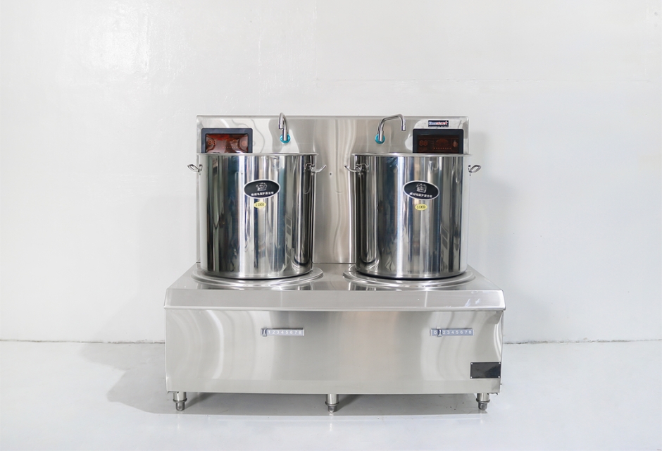 Bếp hầm điện công nghiệp được thiết kế với khung sườn inox 304 chắc chắn, chịu lực tốt Bếp hầm điện công nghiệp được thiết kế với khung sườn inox 304 chắc chắn, chịu lực tốt