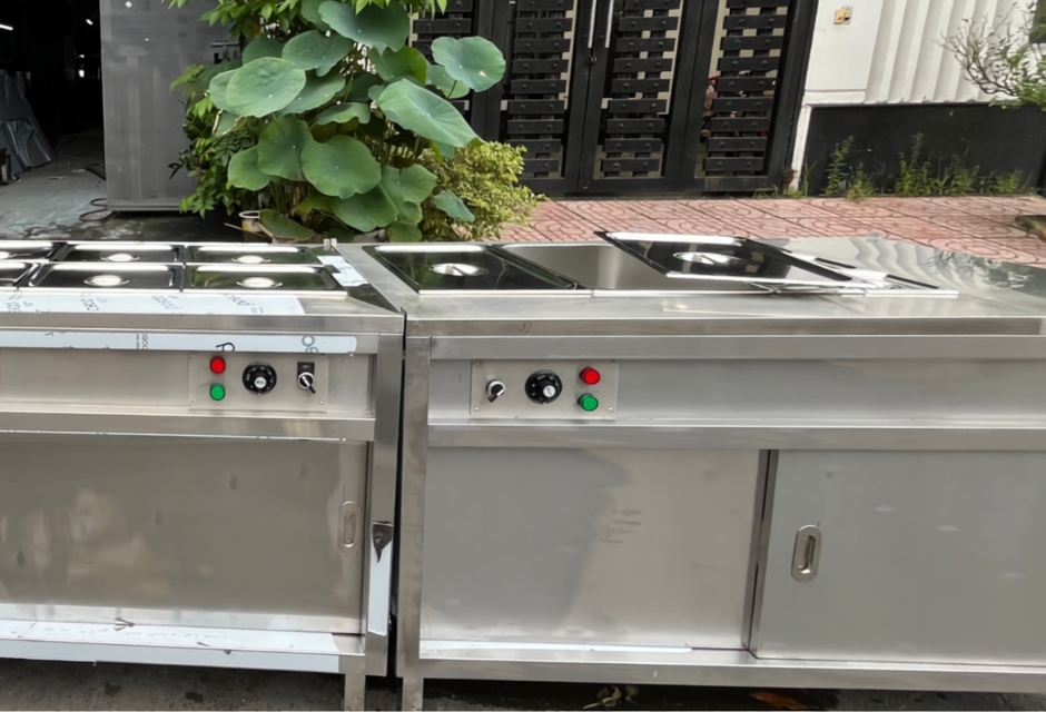 Tủ giữ nhiệt thức ăn được sử dụng phổ biến trong các nhà hàng buffet, siêu thị, căn tin Tủ giữ nhiệt thức ăn được sử dụng phổ biến trong các nhà hàng buffet, siêu thị, căn tin