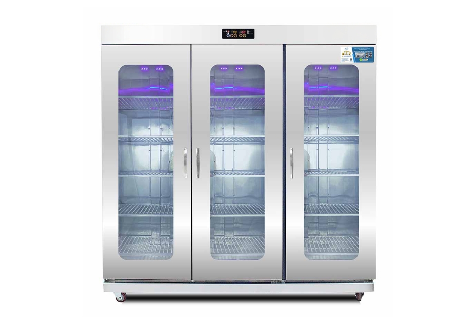 Bên trong tủ sấy bát có các ngăn được bố trí khoa học, giúp sắp xếp bát đĩa gọn gàng và tối ưu hiệu quả sấy Bên trong tủ sấy bát có các ngăn được bố trí khoa học, giúp sắp xếp bát đĩa gọn gàng và tối ưu hiệu quả sấy