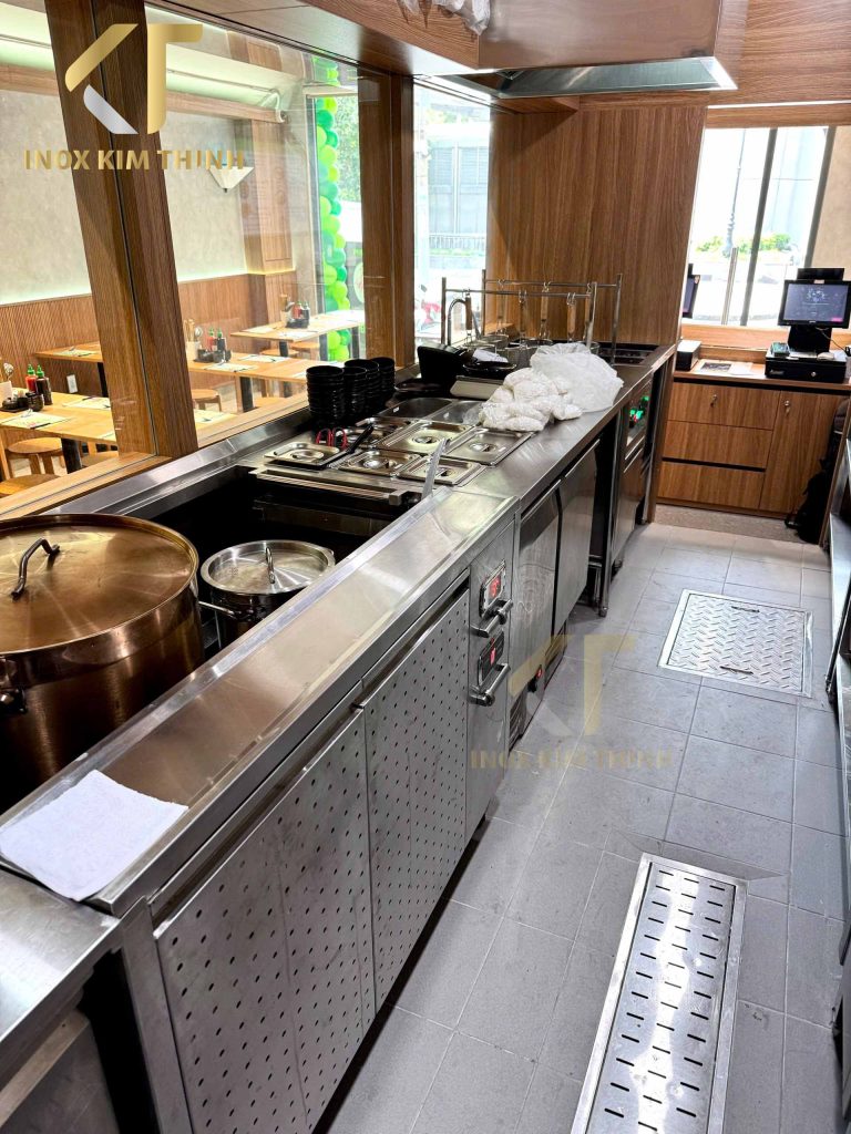 Dự án thiết kế và thị công thiết bị bếp cửa hàng Phở 24H Nguyễn Văn Chiêm