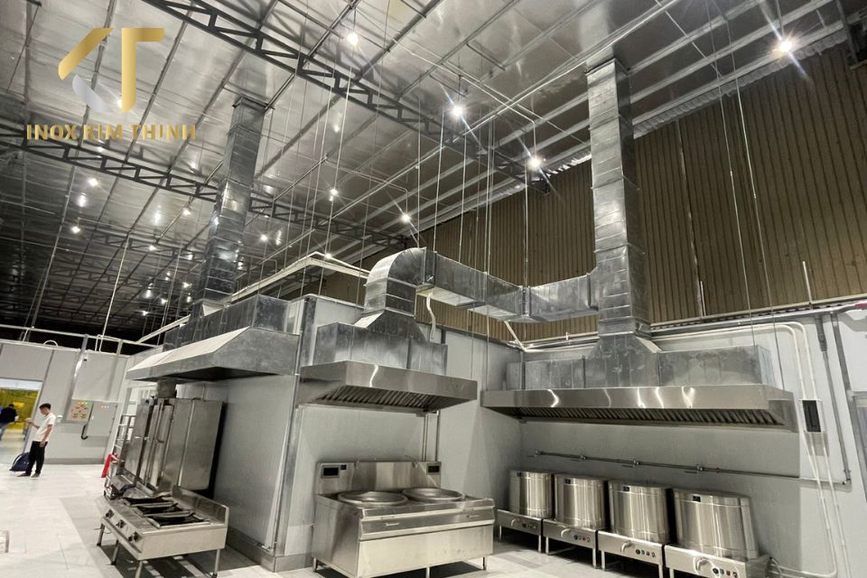 Hệ thống hút khói công nghiệp cho bếp ăn nhà máy